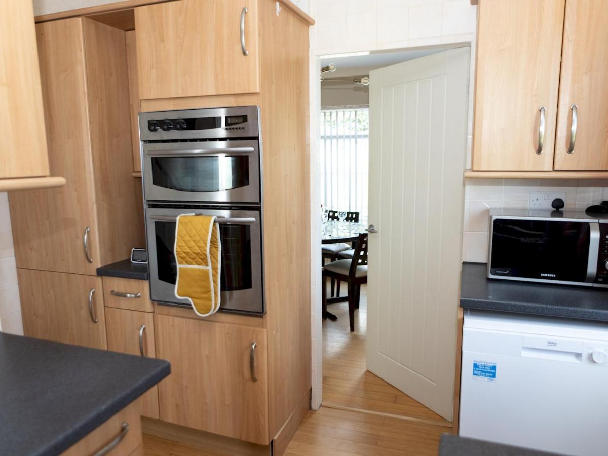 סקארבורו Pass The Keys Amazing 4 Bedroom Property- Hot Tub & Sea Views מראה חיצוני תמונה