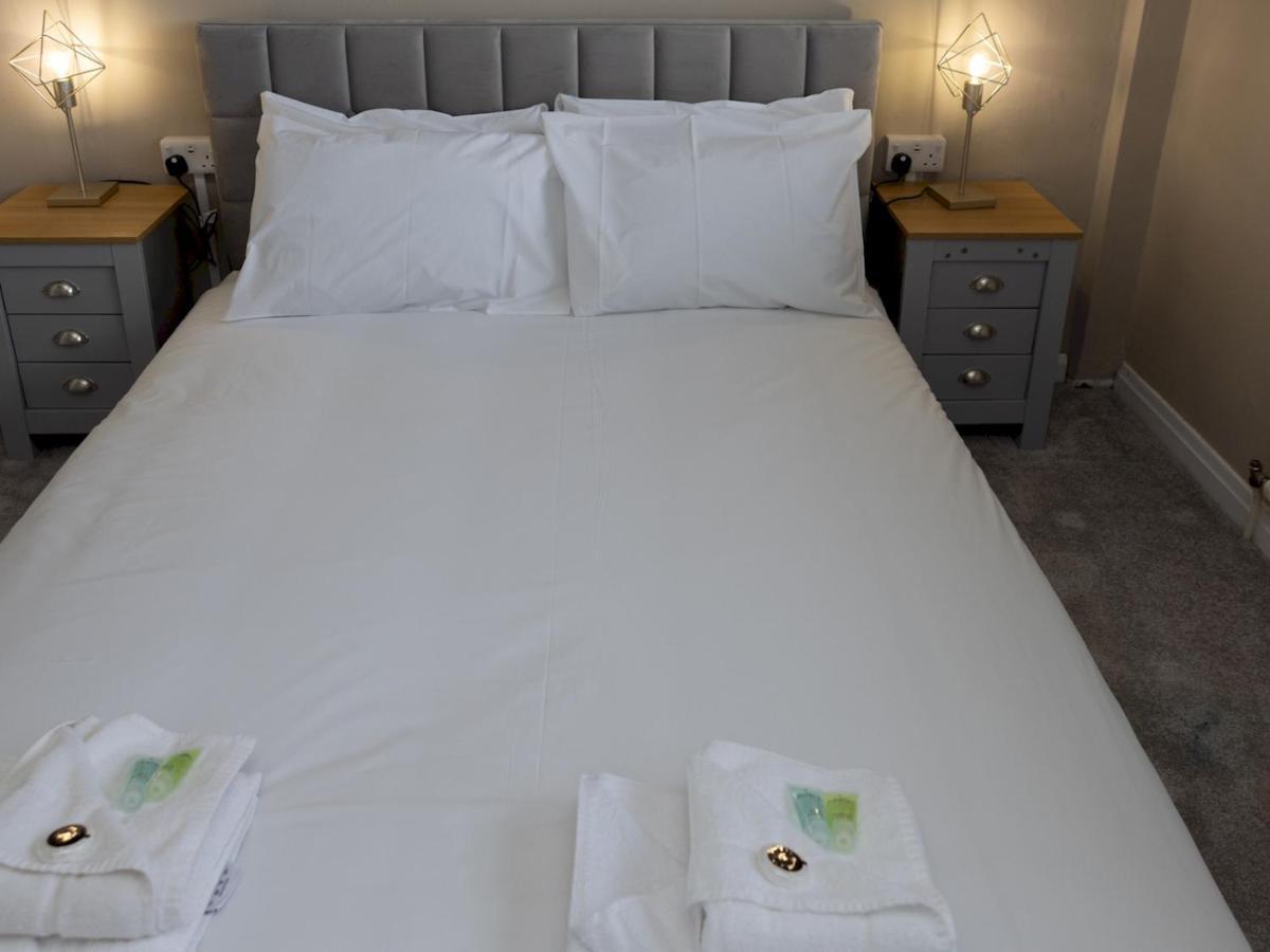 סקארבורו Pass The Keys Amazing 4 Bedroom Property- Hot Tub & Sea Views מראה חיצוני תמונה